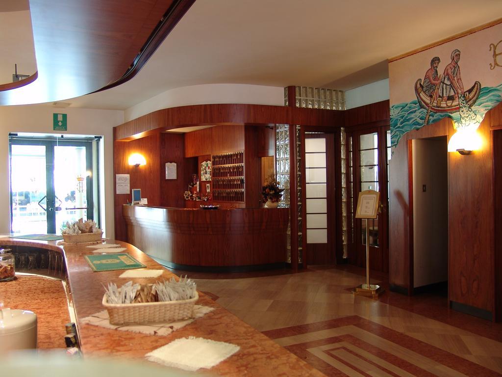 Hotel Excelsior แชร์เวีย ภายนอก รูปภาพ