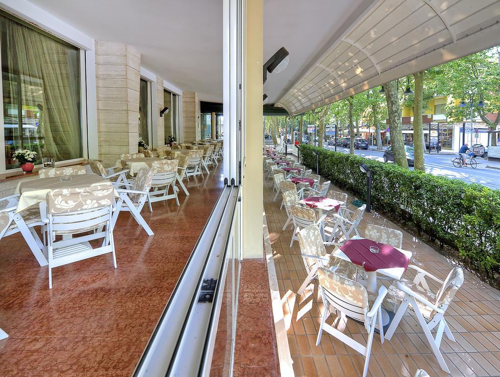 Hotel Excelsior แชร์เวีย ภายนอก รูปภาพ
