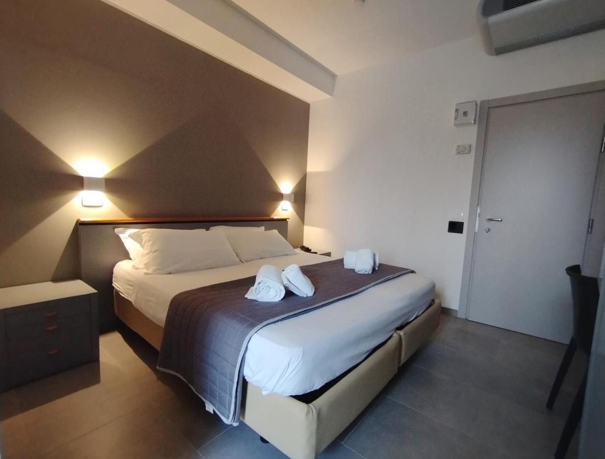 Hotel Excelsior แชร์เวีย ภายนอก รูปภาพ